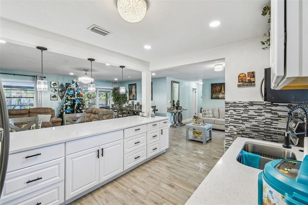 For Sale: $515,000 (6 beds, 4 baths, 2185 Square Feet)