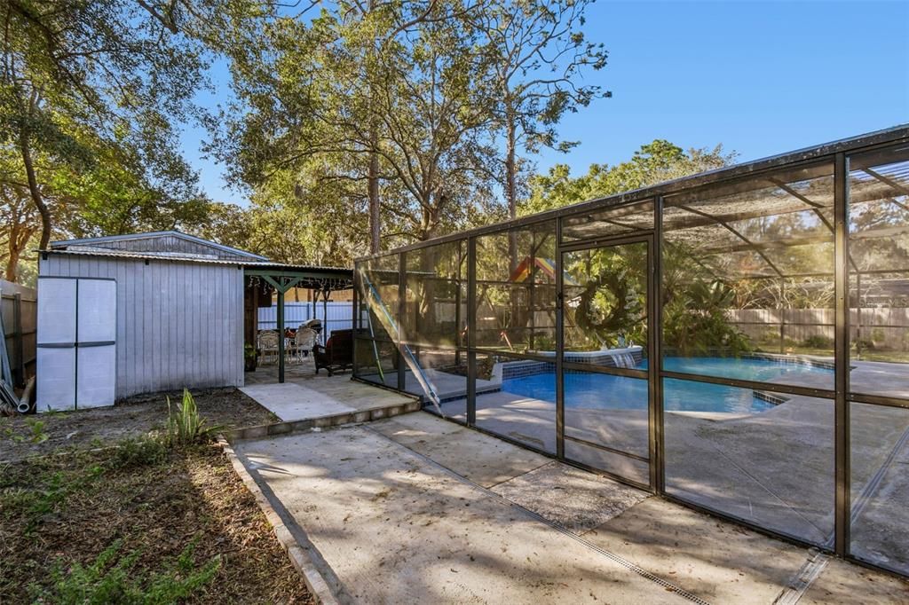 For Sale: $515,000 (6 beds, 4 baths, 2185 Square Feet)