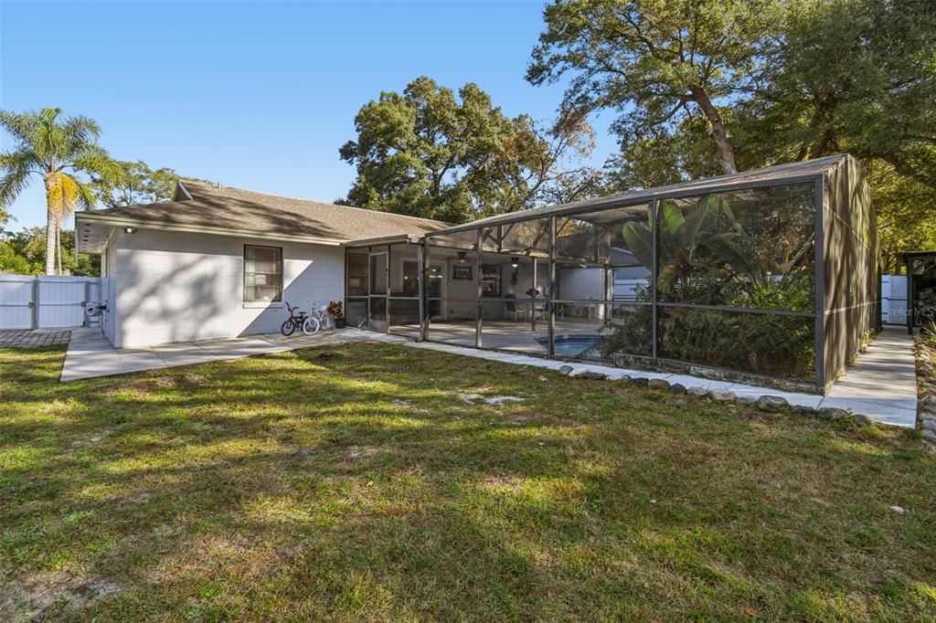 For Sale: $515,000 (6 beds, 4 baths, 2185 Square Feet)