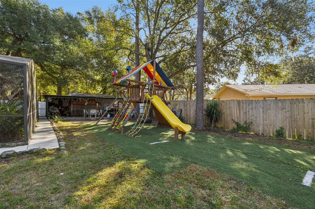 For Sale: $515,000 (6 beds, 4 baths, 2185 Square Feet)