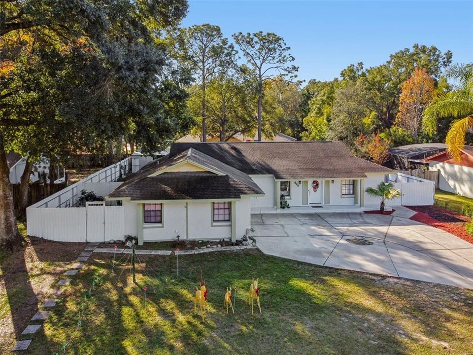 For Sale: $515,000 (6 beds, 4 baths, 2185 Square Feet)