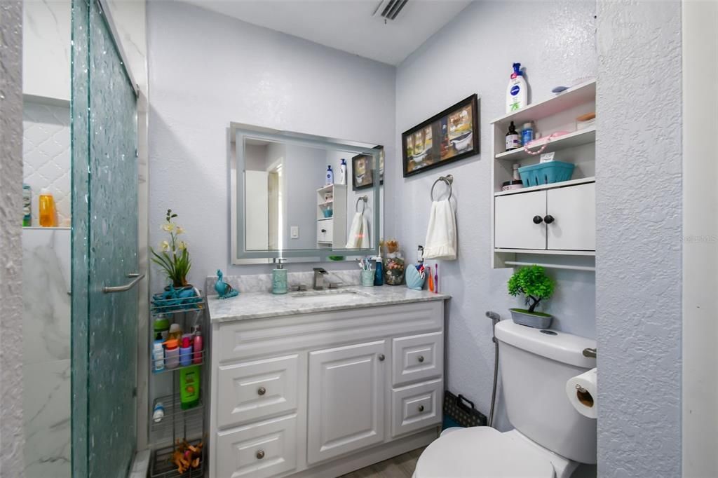 For Sale: $515,000 (6 beds, 4 baths, 2185 Square Feet)