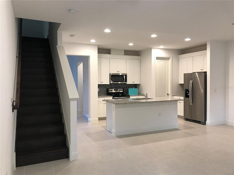 На продажу: $450,000 (4 спален, 3 ванн, 1853 Квадратных фут)