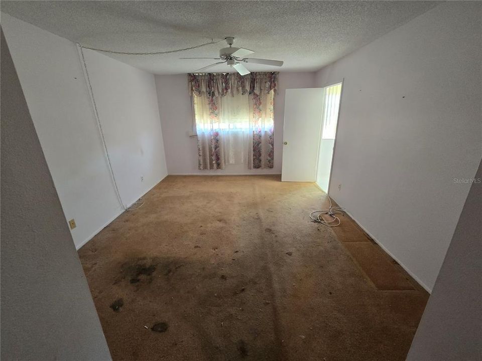 待售: $88,900 (2 贝兹, 2 浴室, 1035 平方英尺)