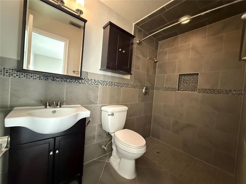 For Sale: $279,900 (2 beds, 2 baths, 1199 Square Feet)