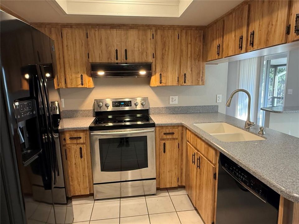 For Sale: $279,900 (2 beds, 2 baths, 1199 Square Feet)