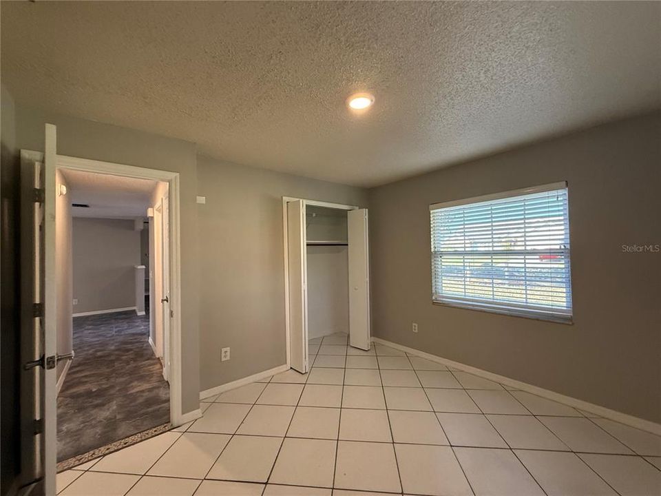For Sale: $279,900 (2 beds, 2 baths, 1199 Square Feet)