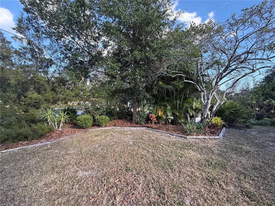 For Sale: $279,900 (2 beds, 2 baths, 1199 Square Feet)