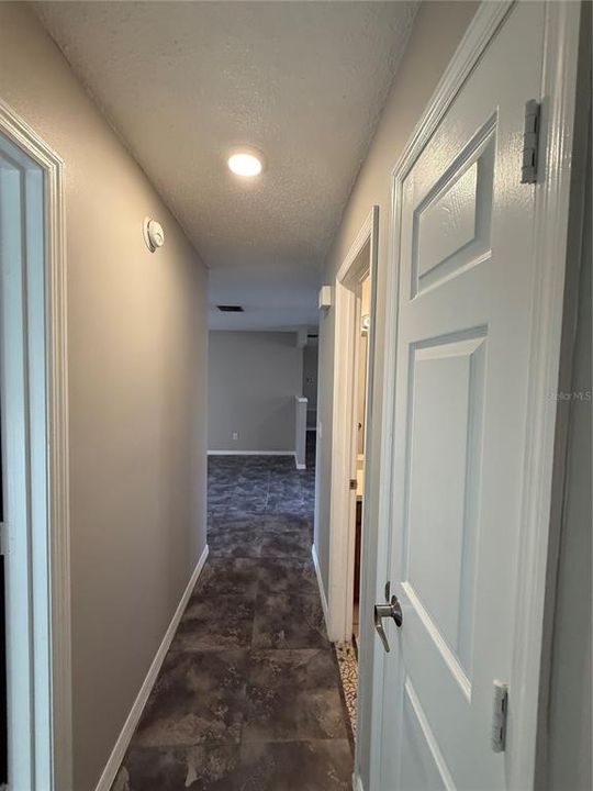 For Sale: $279,900 (2 beds, 2 baths, 1199 Square Feet)