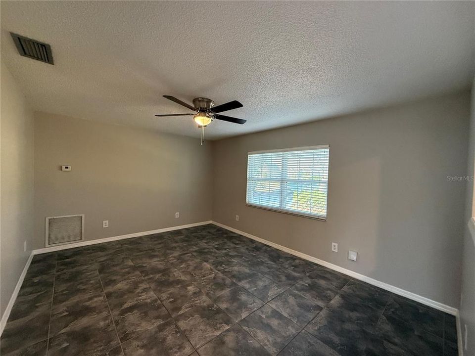 For Sale: $279,900 (2 beds, 2 baths, 1199 Square Feet)