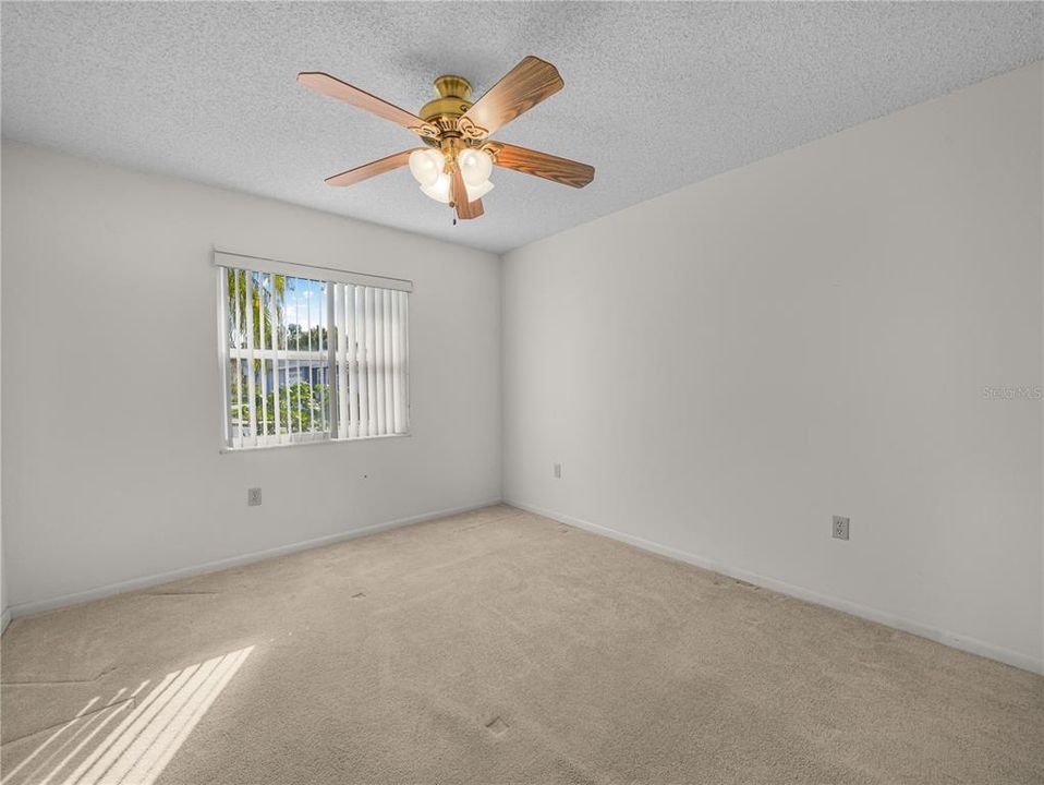 待售: $225,000 (2 贝兹, 2 浴室, 1561 平方英尺)