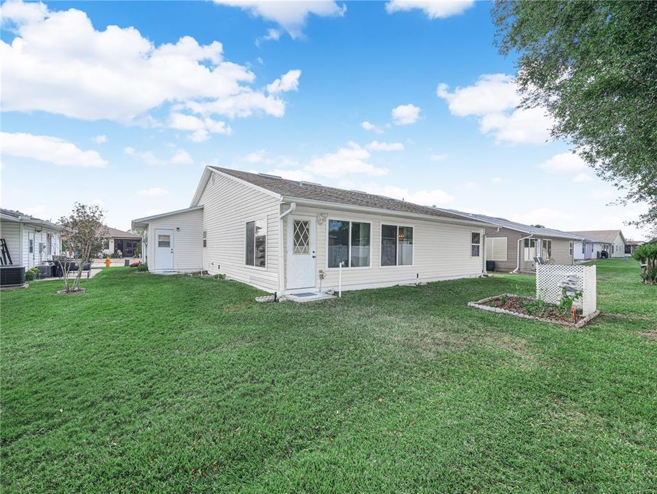 待售: $225,000 (2 贝兹, 2 浴室, 1561 平方英尺)