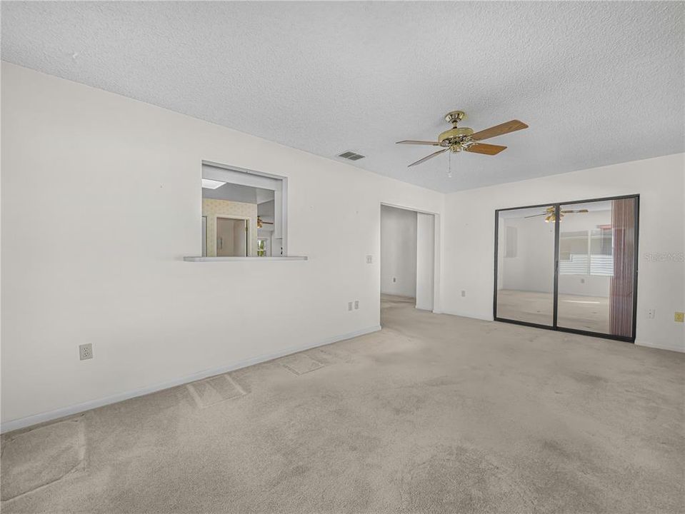 待售: $225,000 (2 贝兹, 2 浴室, 1561 平方英尺)