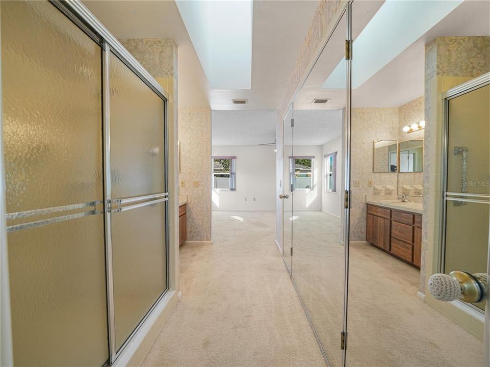 待售: $225,000 (2 贝兹, 2 浴室, 1561 平方英尺)