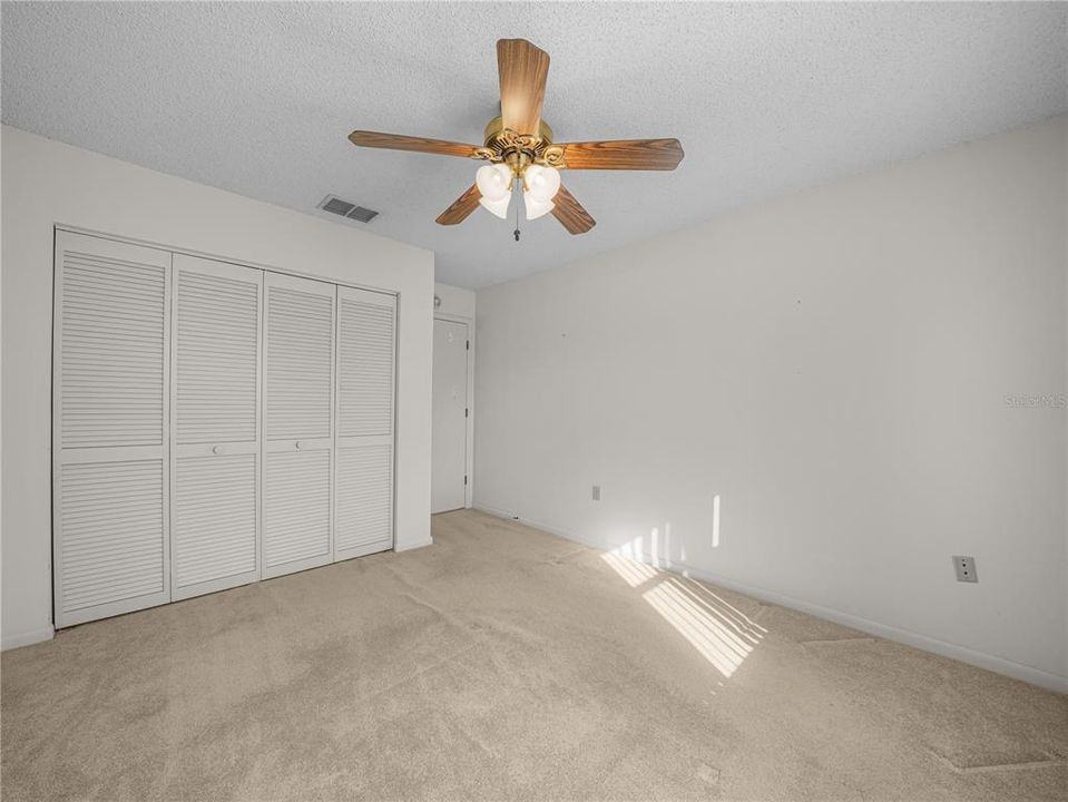 待售: $225,000 (2 贝兹, 2 浴室, 1561 平方英尺)