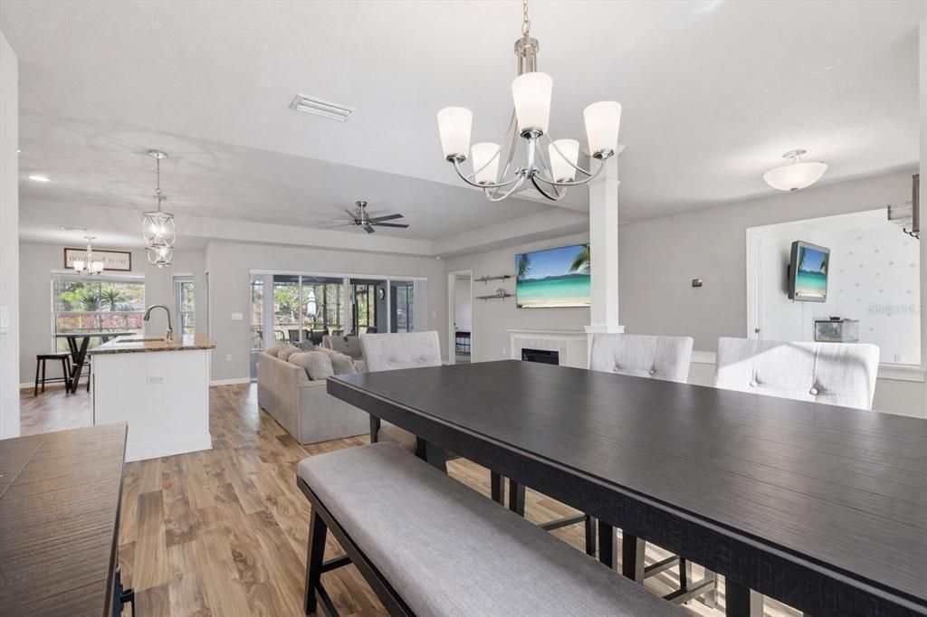 En Venta: $439,900 (4 camas, 2 baños, 1852 Pies cuadrados)