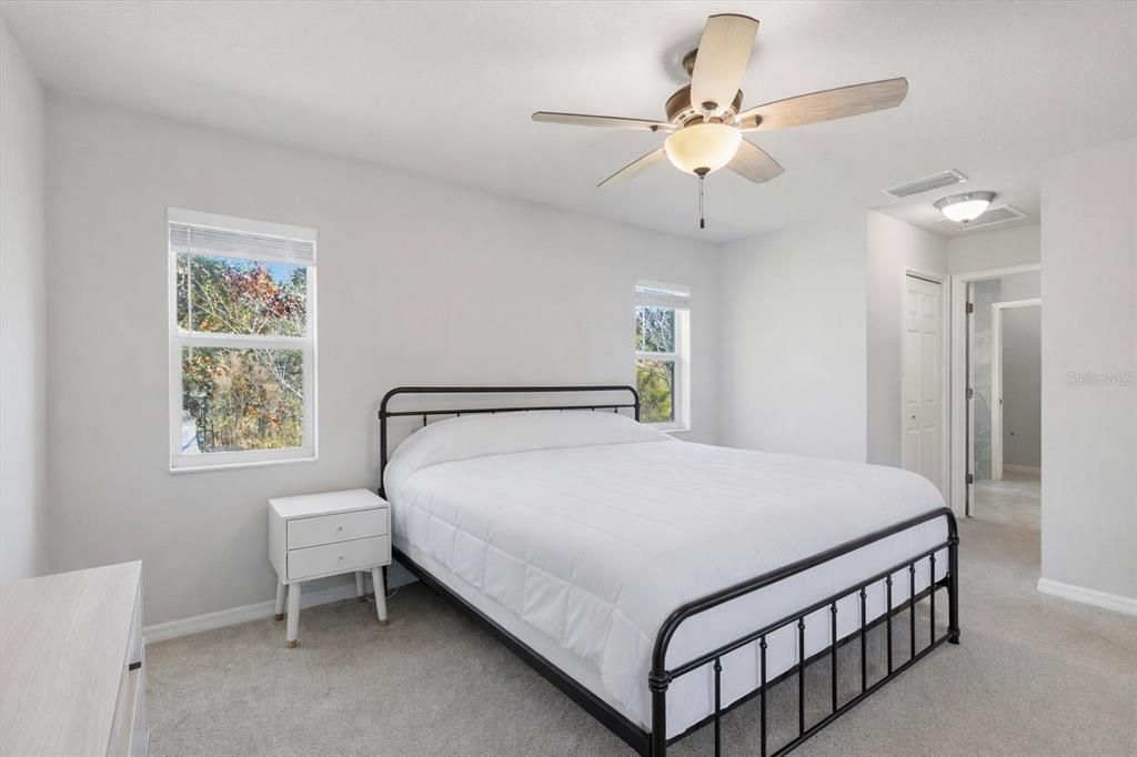 En Venta: $439,900 (4 camas, 2 baños, 1852 Pies cuadrados)