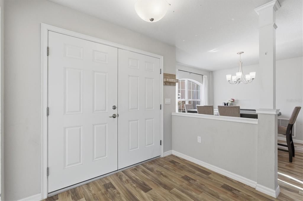 En Venta: $439,900 (4 camas, 2 baños, 1852 Pies cuadrados)