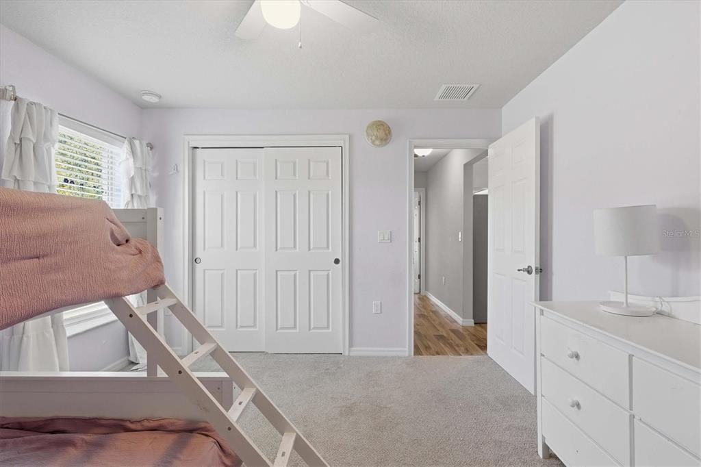 En Venta: $439,900 (4 camas, 2 baños, 1852 Pies cuadrados)