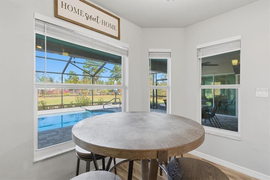 En Venta: $439,900 (4 camas, 2 baños, 1852 Pies cuadrados)