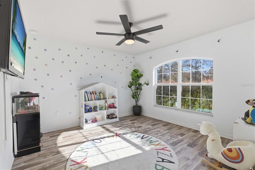 En Venta: $439,900 (4 camas, 2 baños, 1852 Pies cuadrados)