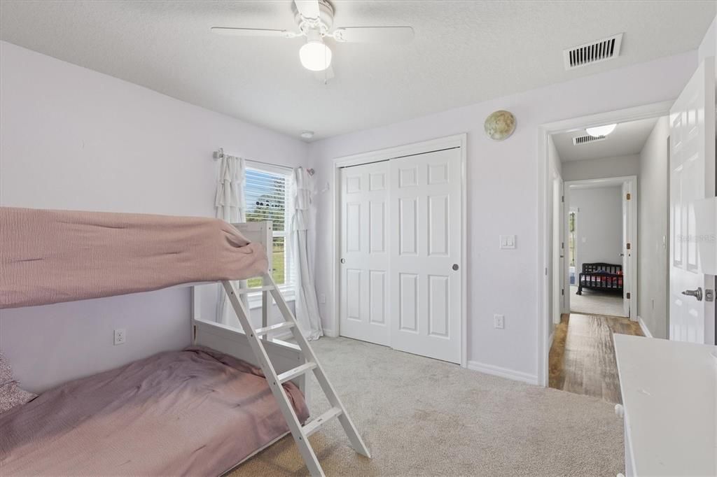 En Venta: $439,900 (4 camas, 2 baños, 1852 Pies cuadrados)