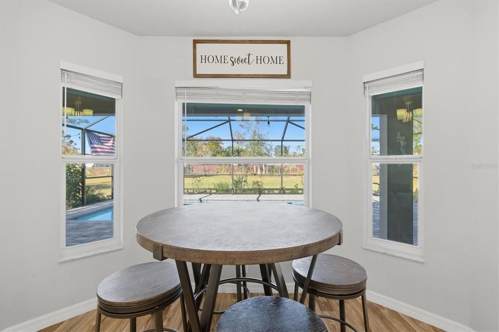 En Venta: $439,900 (4 camas, 2 baños, 1852 Pies cuadrados)