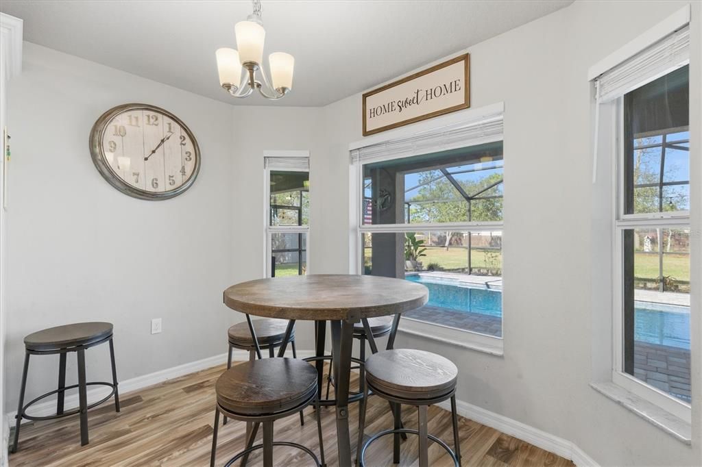 En Venta: $439,900 (4 camas, 2 baños, 1852 Pies cuadrados)