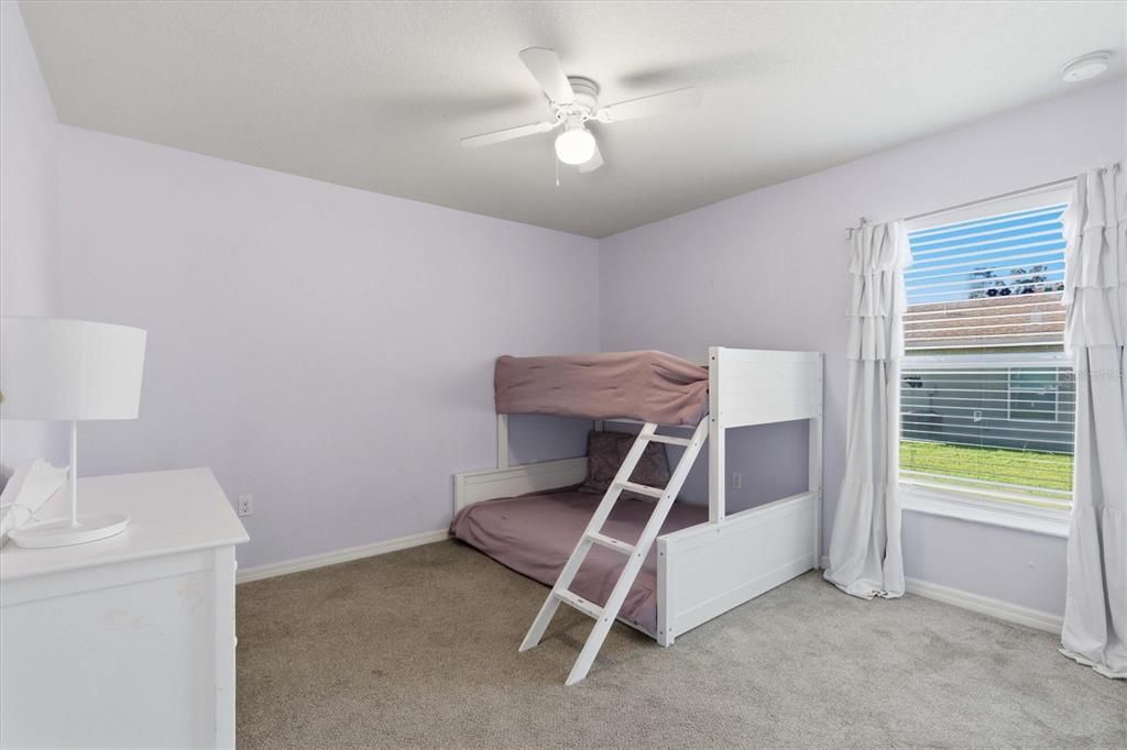 En Venta: $439,900 (4 camas, 2 baños, 1852 Pies cuadrados)