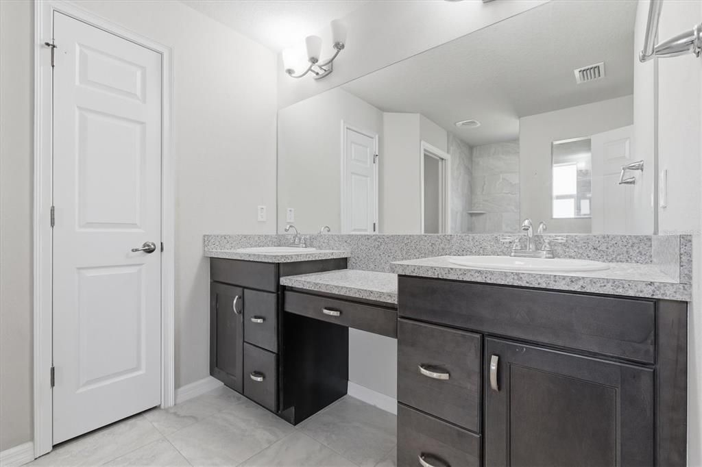 En Venta: $439,900 (4 camas, 2 baños, 1852 Pies cuadrados)