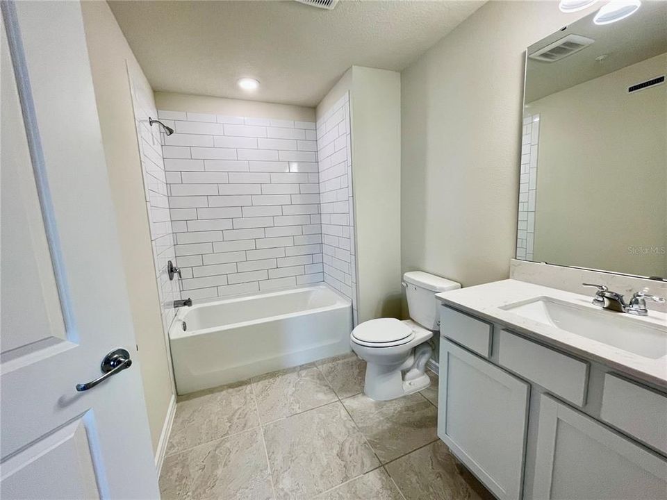 出租: $2,675 (3 贝兹, 2 浴室, 1907 平方英尺)