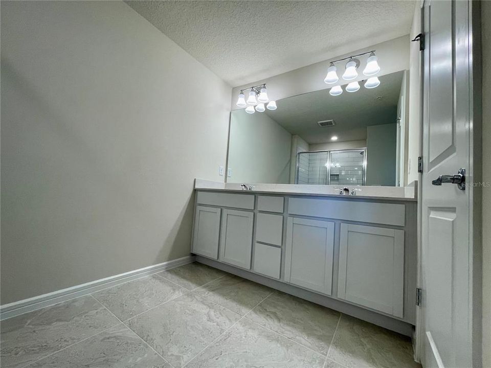 出租: $2,675 (3 贝兹, 2 浴室, 1907 平方英尺)