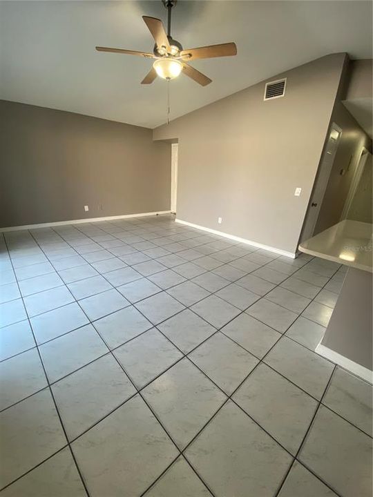 For Rent: $2,400 (3 beds, 2 baths, 1193 Square Feet)