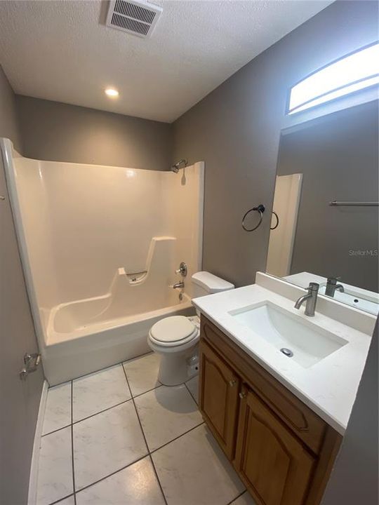 For Rent: $2,400 (3 beds, 2 baths, 1193 Square Feet)