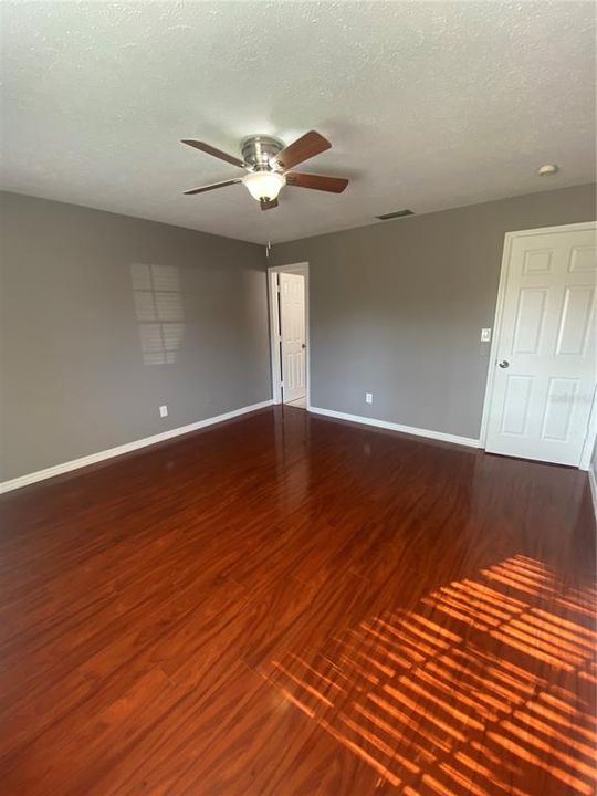 For Rent: $2,400 (3 beds, 2 baths, 1193 Square Feet)