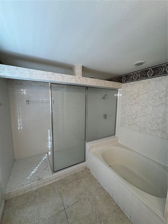 For Sale: $309,000 (3 beds, 2 baths, 1939 Square Feet)