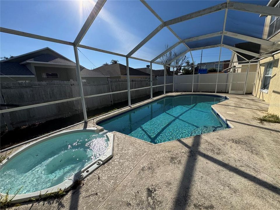 For Sale: $309,000 (3 beds, 2 baths, 1939 Square Feet)