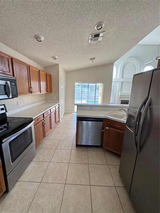 For Sale: $309,000 (3 beds, 2 baths, 1939 Square Feet)