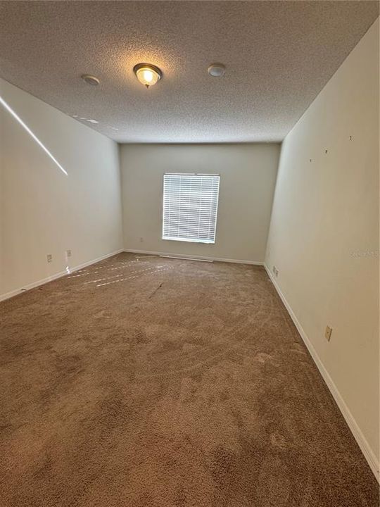 For Sale: $309,000 (3 beds, 2 baths, 1939 Square Feet)