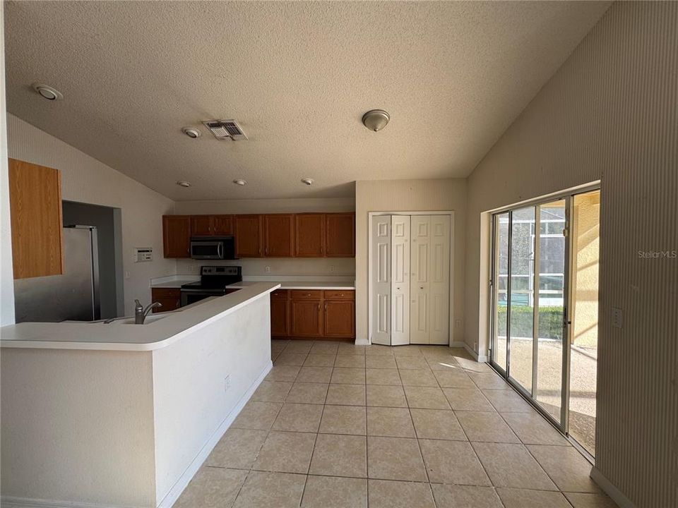 For Sale: $309,000 (3 beds, 2 baths, 1939 Square Feet)