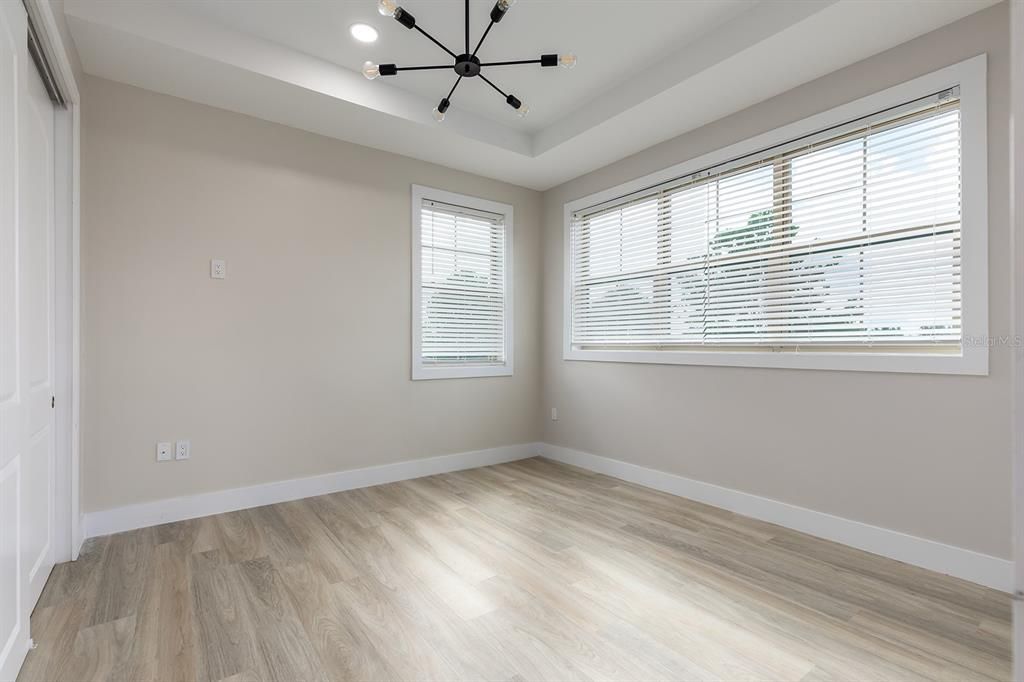 For Sale: $960,000 (5 beds, 5 baths, 3848 Square Feet)