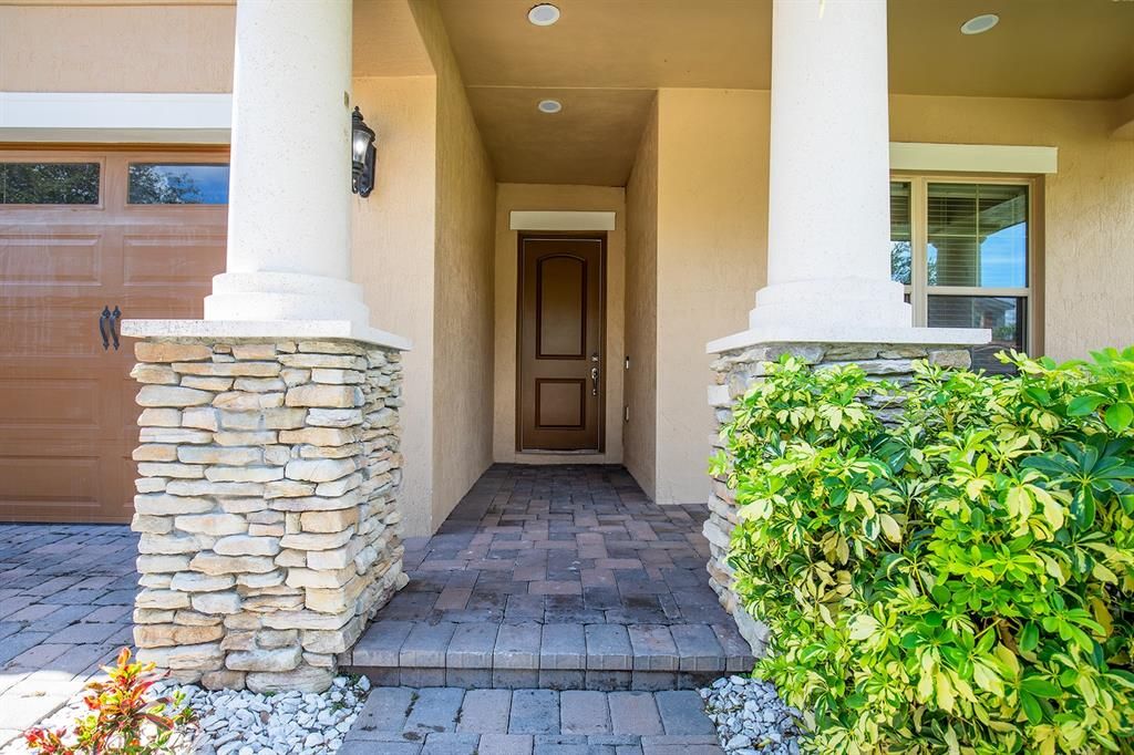 For Sale: $960,000 (5 beds, 5 baths, 3848 Square Feet)