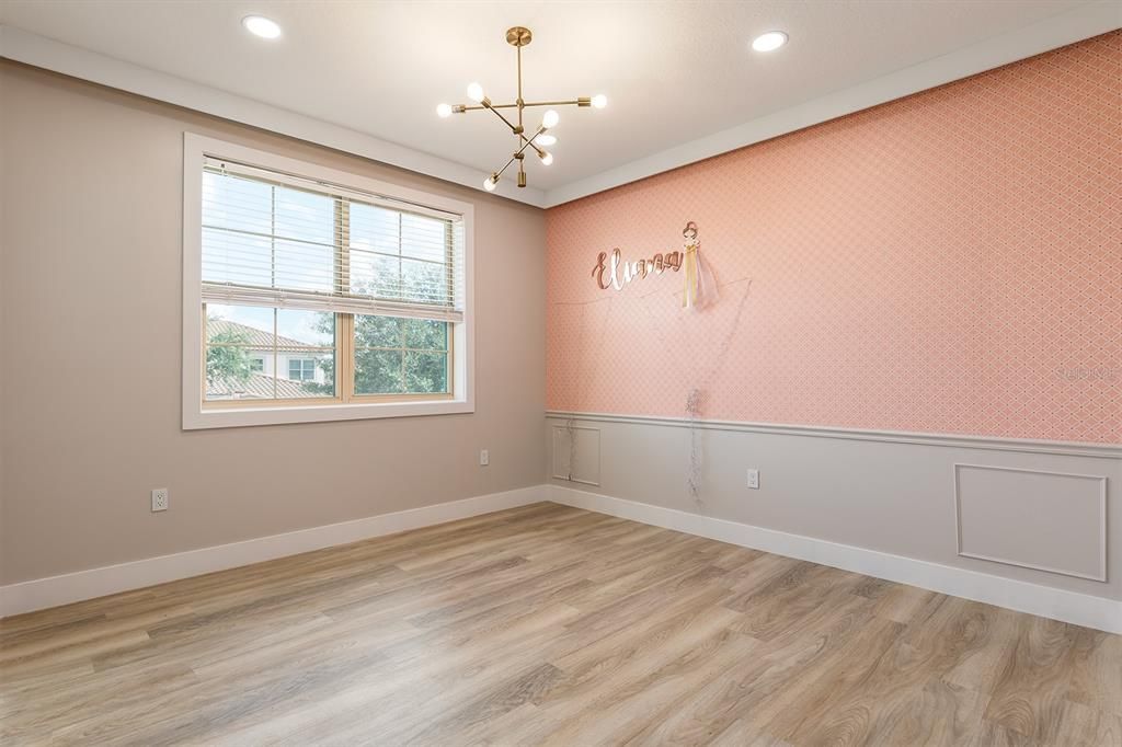 For Sale: $960,000 (5 beds, 5 baths, 3848 Square Feet)