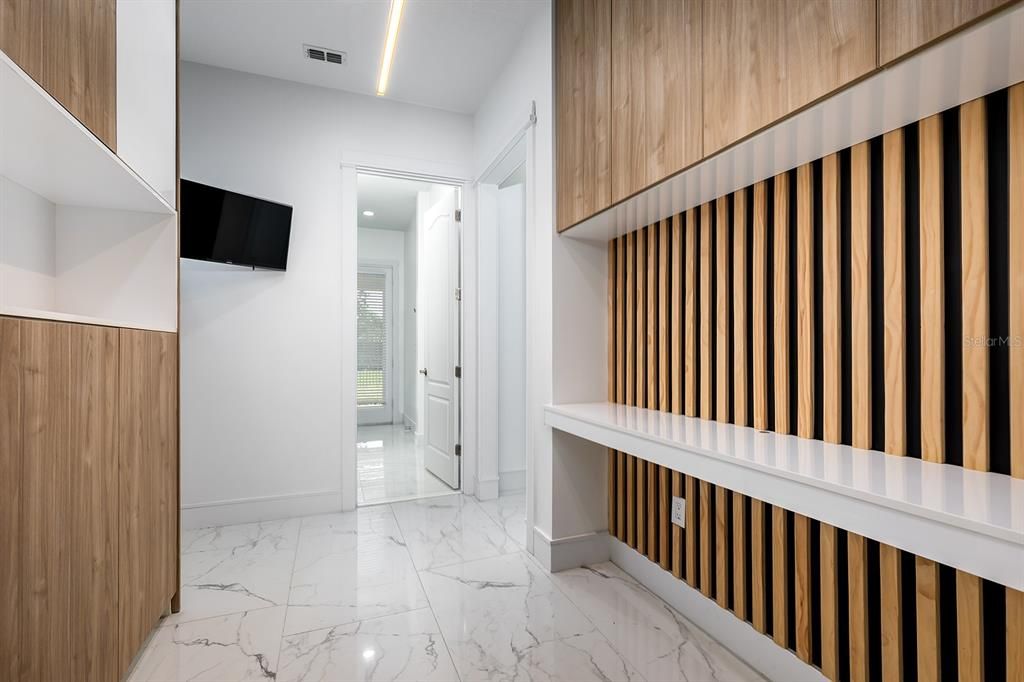 For Sale: $960,000 (5 beds, 5 baths, 3848 Square Feet)