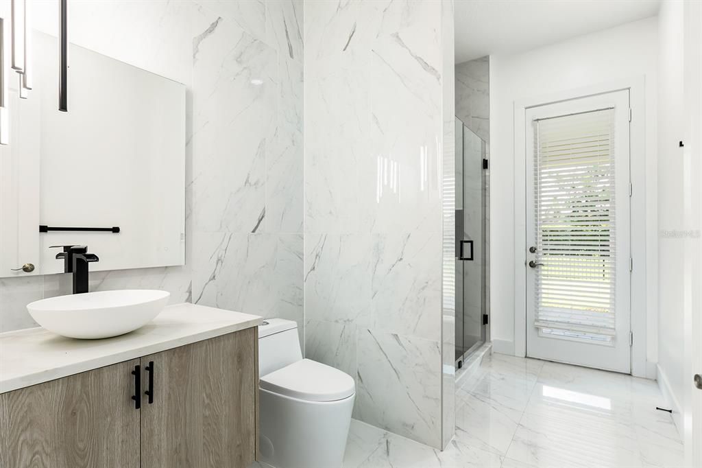 For Sale: $960,000 (5 beds, 5 baths, 3848 Square Feet)