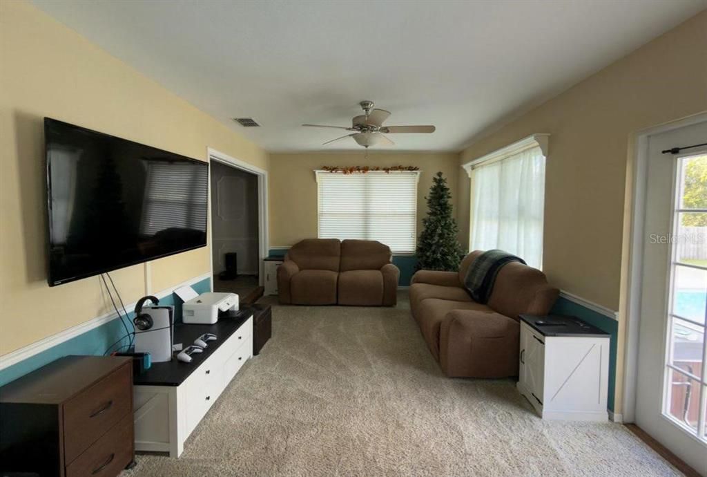 For Sale: $462,900 (4 beds, 2 baths, 2850 Square Feet)