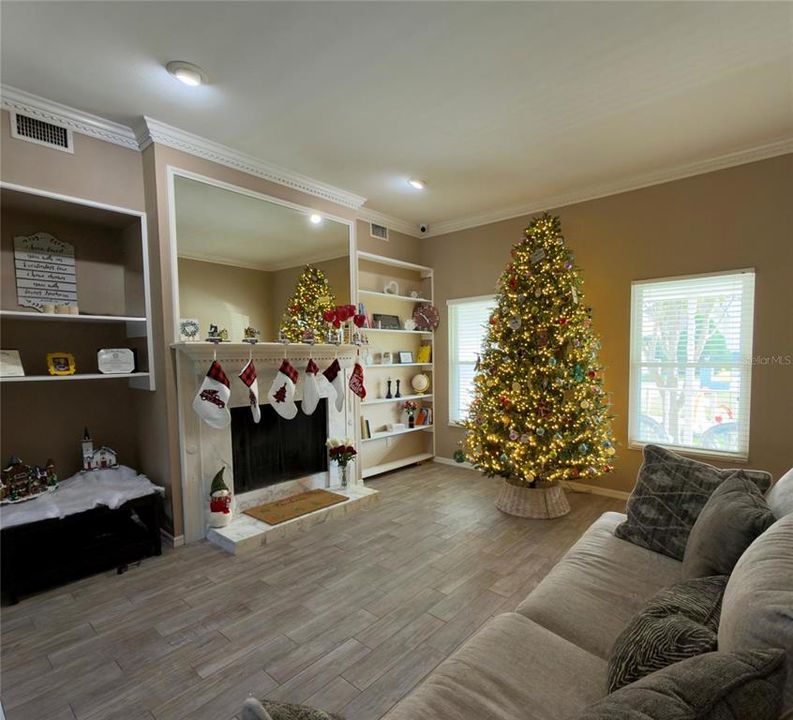 For Sale: $462,900 (4 beds, 2 baths, 2850 Square Feet)