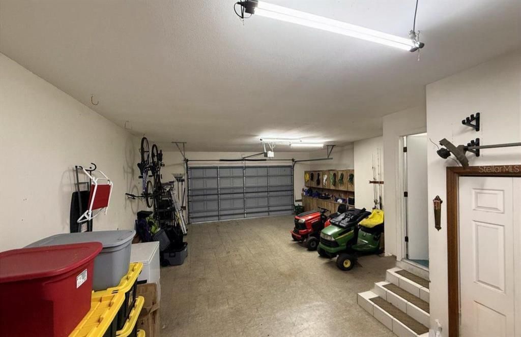 For Sale: $462,900 (4 beds, 2 baths, 2850 Square Feet)