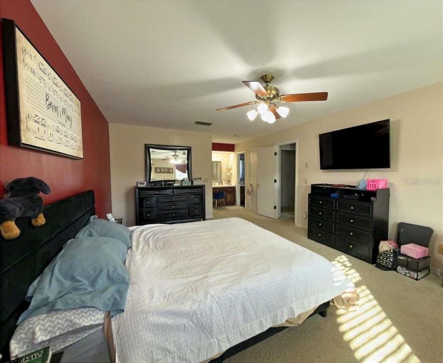 For Sale: $462,900 (4 beds, 2 baths, 2850 Square Feet)