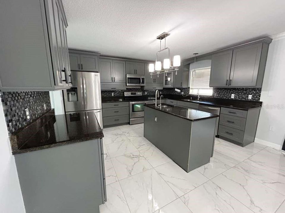 待售: $559,990 (6 贝兹, 4 浴室, 3948 平方英尺)